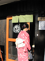 外観:入り口@博多つけうどん・忍々・櫛田神社前