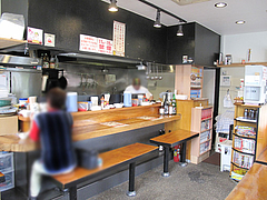 店内:カウンター@千熊ラーメン・春日