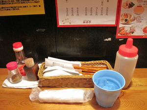 8カウンター一人@麻婆亭