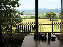 8店内:窓際のテーブル@福岡・吉井・豚足・山歩(さんぽ)