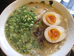 12ランチ:豚骨ラーメン500円+煮玉子100円@博多ラーメン123・春日