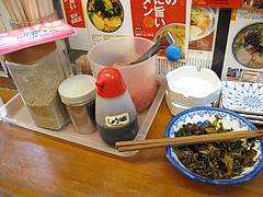 店内:卓上・喫煙OK@トキハラーメン・天神