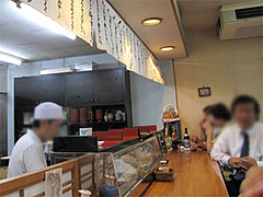 店内:カウンターで待ちます@一心鮮魚店・久留米