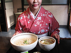 料理:きのこつけうどん+半熟玉子@博多つけうどん・忍々・櫛田神社前