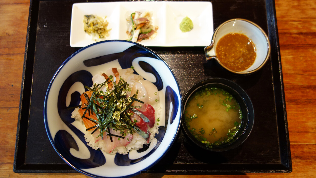 博多おんな節 福岡 六本松居酒屋の海鮮丼 定食ランチ 食夢工房 Saibei