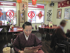 3店内:テーブル席@中華・餃子李・薬院
