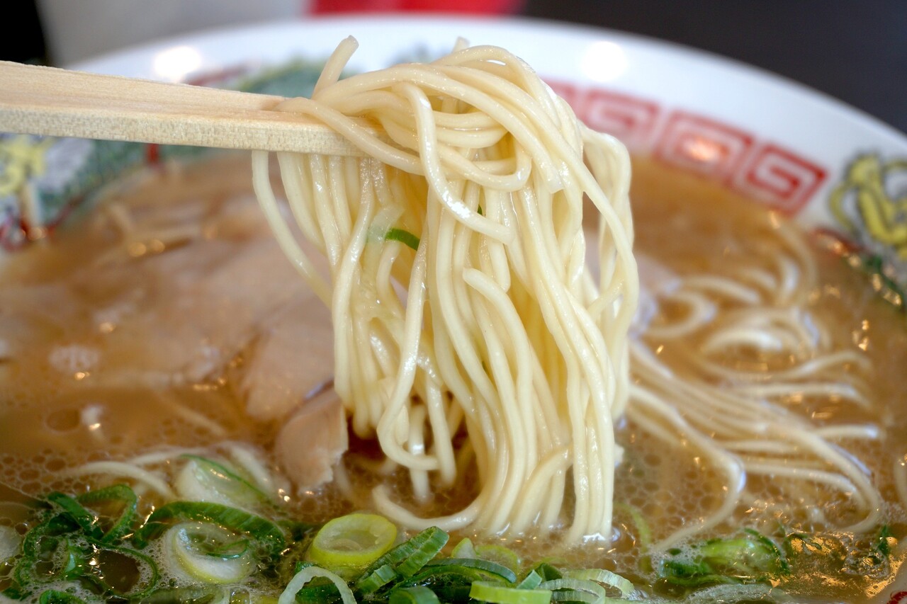 福岡】軽やか醤油豚骨!8時から朝ラーできます♪@博多ラーメン 福岡】軽やか醤油豚骨!8時から朝ラーできます♪@博多ラーメン