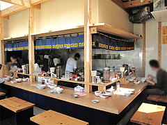 カウンター席@博多濃麻呂・東比恵店