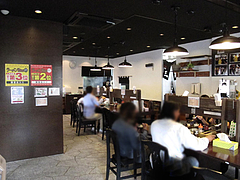店内:対面式カウンター@博多三氣(三気)・板付店