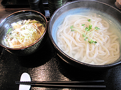 料理:豚つけうどん(普通盛)690円@博多つけうどん・忍々・櫛田神社前