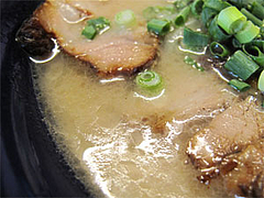 料理:白らぁめんスープ@一龍・福岡県春日市