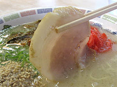 料理:博多ラーメンのチャーシュー@博多ラーメンはかたや堅粕店