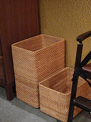 店内:足元の荷物かご@うどん・わらの蔵・今泉・天神