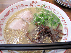 料理:ラーメン500円@博多・一楽ラーメン