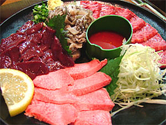 焼鳥『牛作』の肉刺身@福岡市中央区小笹 焼鳥『牛作』の肉刺身@福岡市中央区小笹