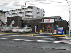 外観:駐車場@麺屋達・高木