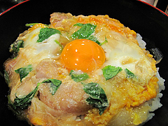 10ランチ:親子丼全景@水炊き・新三浦・天神ビル