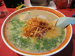 料理:赤ラーメン650円+煮玉子50円@博多成金ラーメン