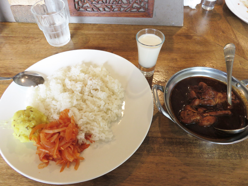 博多おんな節 福岡 私待つわ 行列のできるカレー Garam ガラム