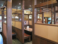 13店内:半個室感覚@大衆居食家しょうき・半道橋店