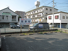 外観:駐車場@カレー・珈琲の店・インダス