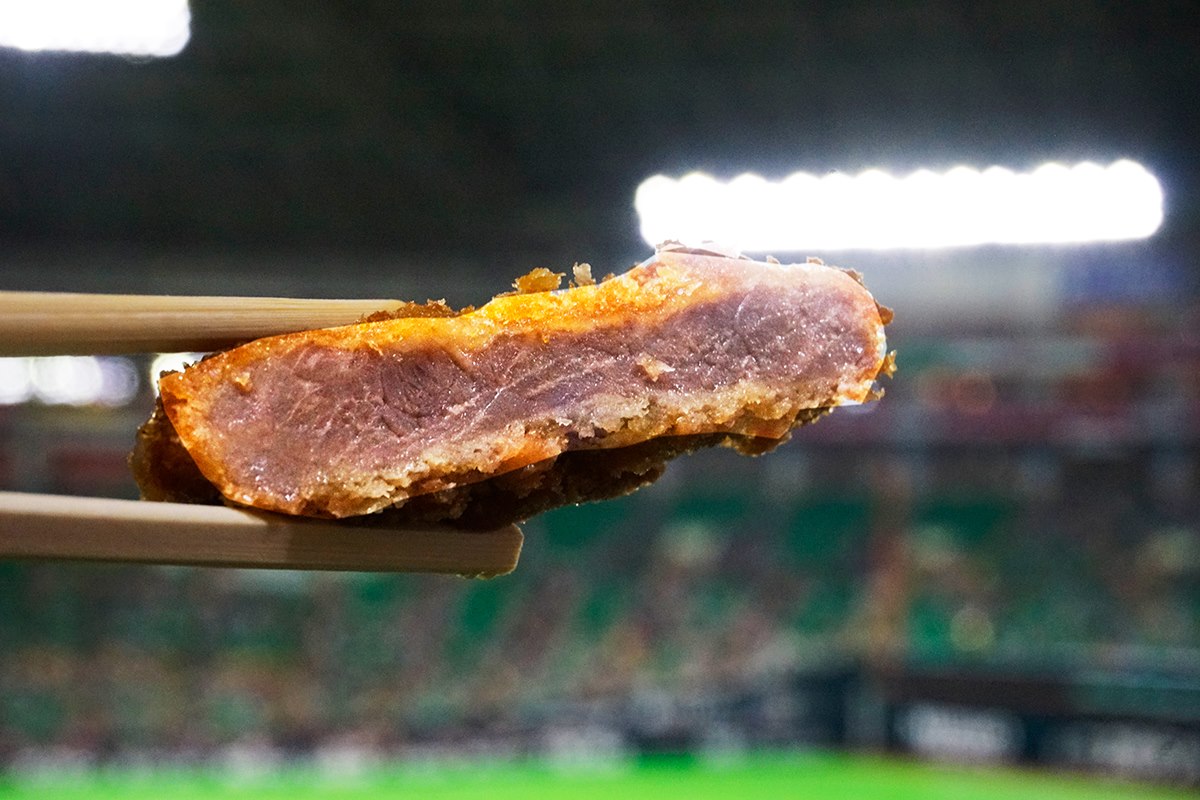 博多おんな節 福岡 勝鷹祈願の勝牛ホームラン丼 京都勝牛 福岡ヤフオク ドーム店