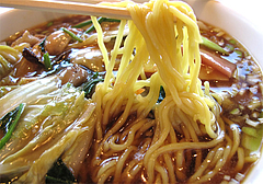 料理:五目つゆそばの麺@頤和園(いわえん)・大博多ビル店