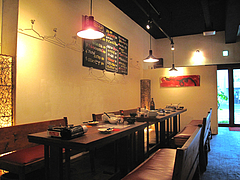 店内:テーブル席@居心地屋REON(レオン)・薬院