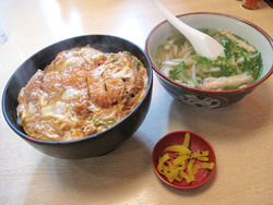 10カツ丼セット810円@大助うどん・別府