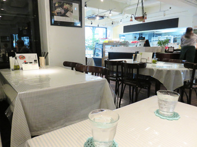 4店内