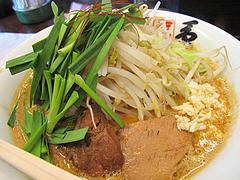 ランチ:ニラ担麺空撮@島系