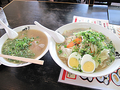 17ランチ:ラーメンとチャンポン@ラーメン博多長浜風び・原本店