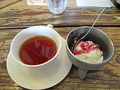 料理:紅茶とアイス@ツナパハ・天神