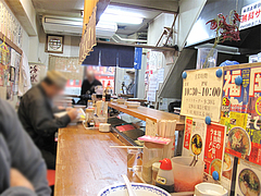 店内:カウンター席@トキハラーメン・天神