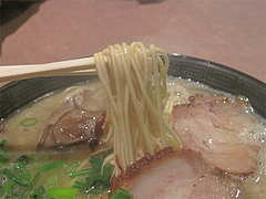 料理:黒龍ラーメンの細麺@黒龍らーめん・博多区千代