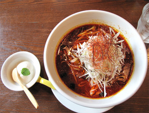 5熱烈!!麻辣大陸担々麺900円@杏仁荘