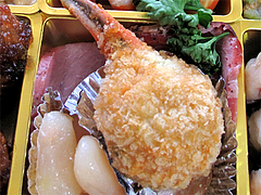 料理:カニ爪フライ・黒糖味焼き豚・白花蜜煮@2011セントラルホテル福岡お節(おせち)・三の重
