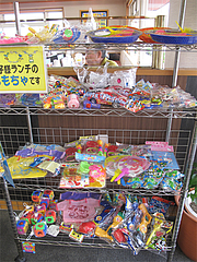 店内:こどものおもちゃ@餃子の王将・二又瀬店・福岡
