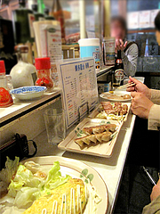 店内:カウンター@屋台・新妻・天神・福たび