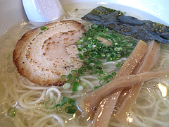 ランチ:塩ラーメンアップ@博多塩ラーメン城(じょう)