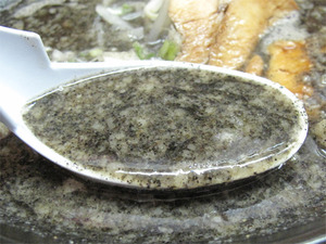 12博多の黒スープ@六長屋