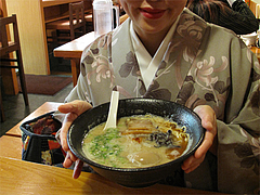 料理:とんこつこく味煮玉子ラーメン800円@龍の家・ラースタ2・キャナルシティ博多
