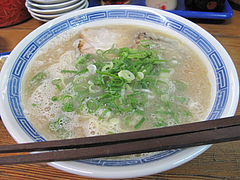 ランチ:豚骨ラーメン480円@長浜ラーメン・名島亭