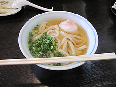 8ランチ:冷たいかけうどん290円+温泉卵100円@讃岐うどん・さぬきうどん・誠屋