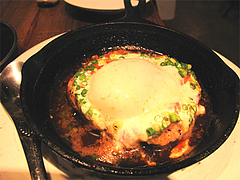 料理：ランチでも人気のマグロのレアトロハンバーグ980円＠博多炉端 魚男(FISH MAN)
