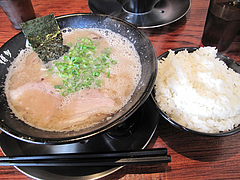 11ランチ:Aランチ・ラーメン+ご飯おかわり自由650円@博多一双・博多駅・ラーメン