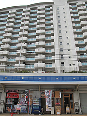 外観:市営千代大学通住宅のふもと@黒龍らーめん・博多区千代