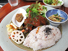 メニュー:プレートランチ680円@渡辺通りスタンド・Ruston(ラストン)・電気ビル裏