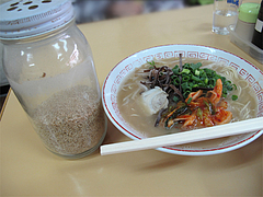 料理:ゴマラーとラーメン@長浜ラーメン量亭