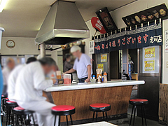 3店内:カウンター@一九ラーメン・老司店